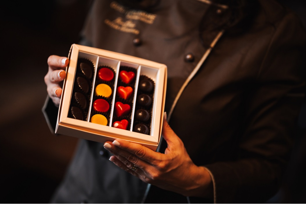 Cum este preferată de către clienții noștri, crema din pralinele de ciocolată, "Guilty Pleasure – love made chocolate"